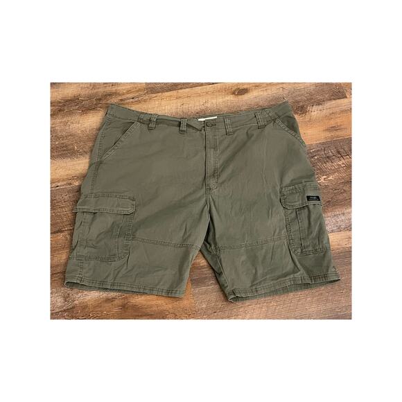 Wrangler relaxed fit green khaki cargos, 48 mens - Picture 1 of 7